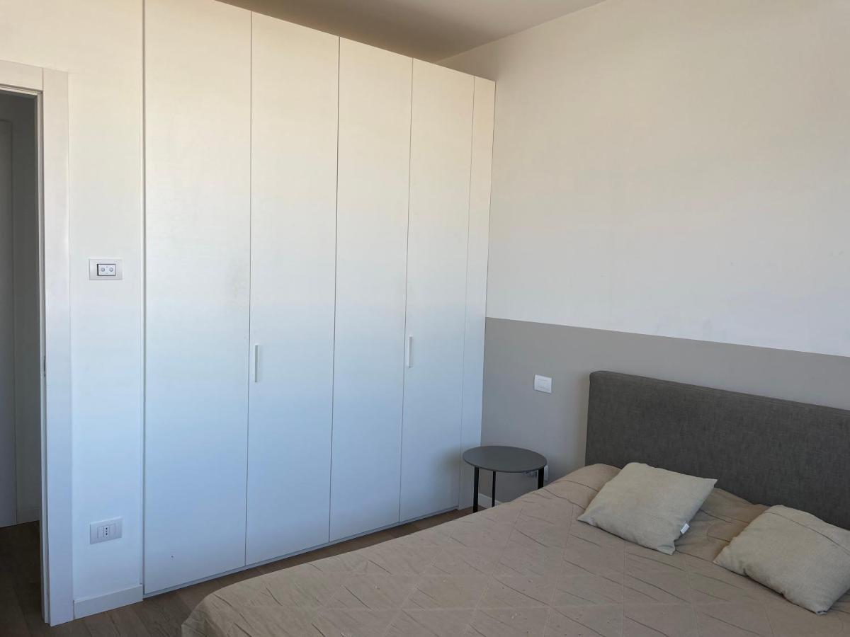 Confortevole Bilocale In Largo Marinai D'Italia Милан Экстерьер фото